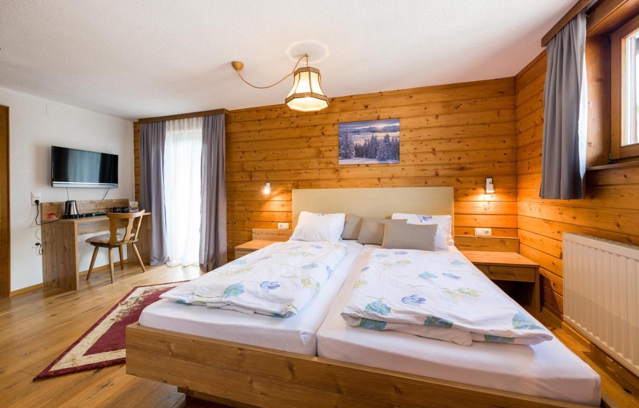 Gaestehaus Zugspitzblick Berwang Exterior foto