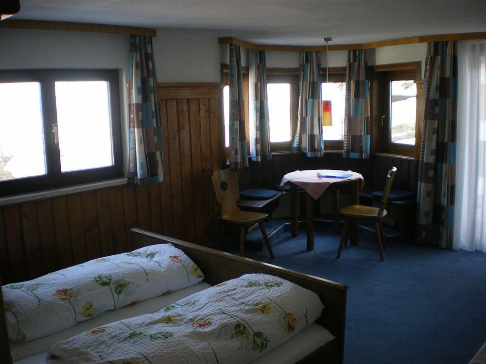 Gaestehaus Zugspitzblick Berwang Exterior foto