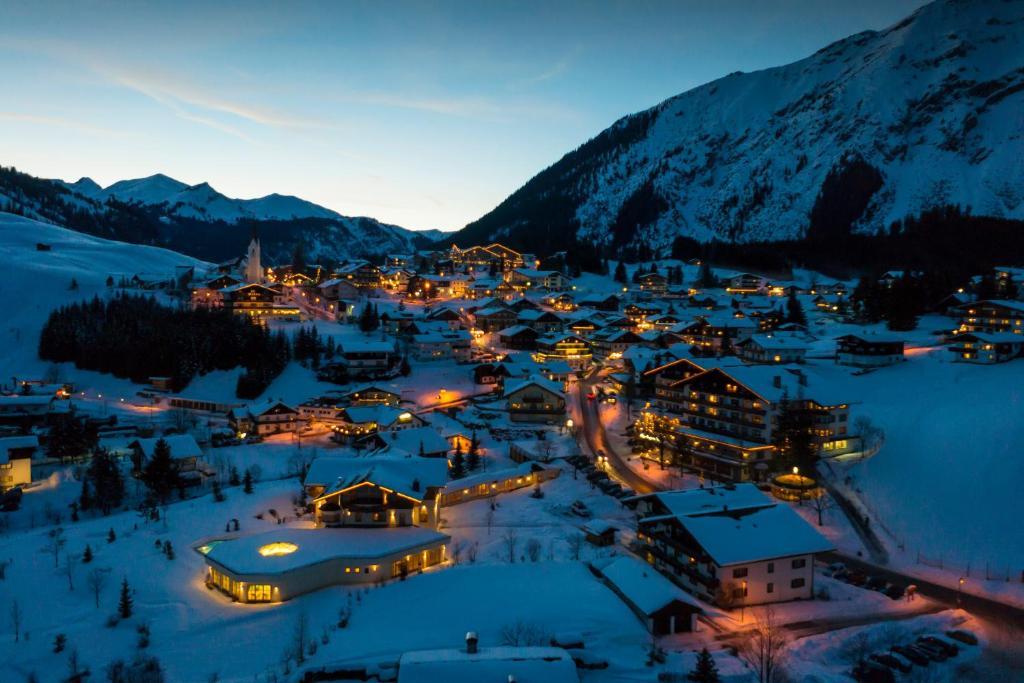 Gaestehaus Zugspitzblick Berwang Exterior foto